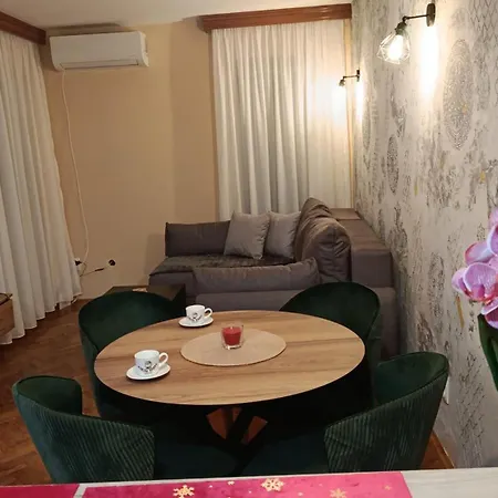 Lägenhet Lepi Jova Jezero *