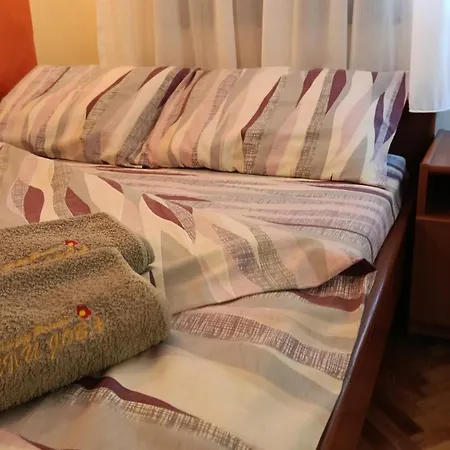 Lepi Jova Jezero 아파트