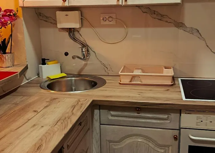 Lepi Jova Jezero 아파트